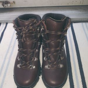 Womens hiking boots